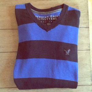 American Eagle men’s XS v neck striped sweater!
